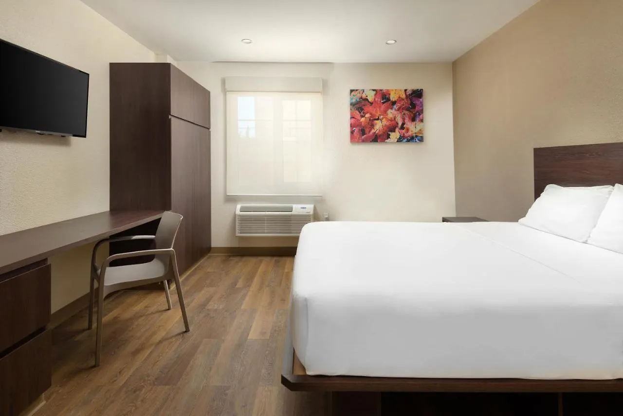 Extended Suites Queretaro Juriquilla